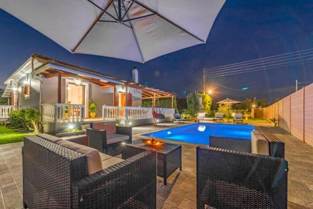 Villa Mansion With Private Pool — 4-Star Luxury Hotel in Zakynthos, Greece