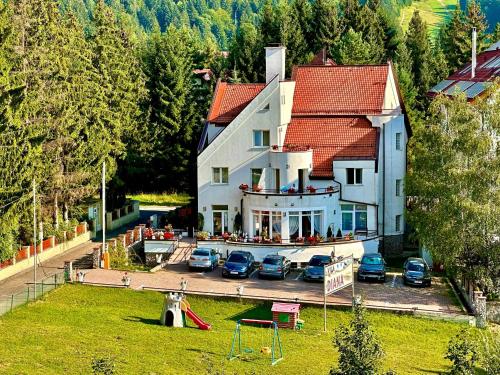 Vila Diana Poiana Brasov with breakfast optional at hotel Simona Halep — 4-Star Luxury Hotel in Brasov, Romania