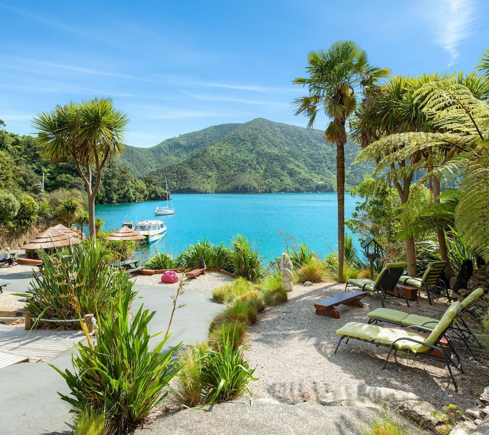 Lochmara Lodge — 4-Star Luxury Hotel in Picton, New Zealand