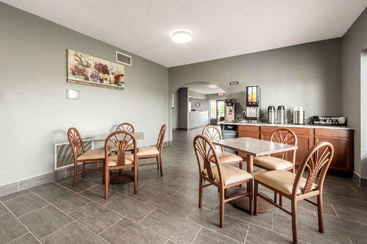 Southern Inn and Suites - photo 19