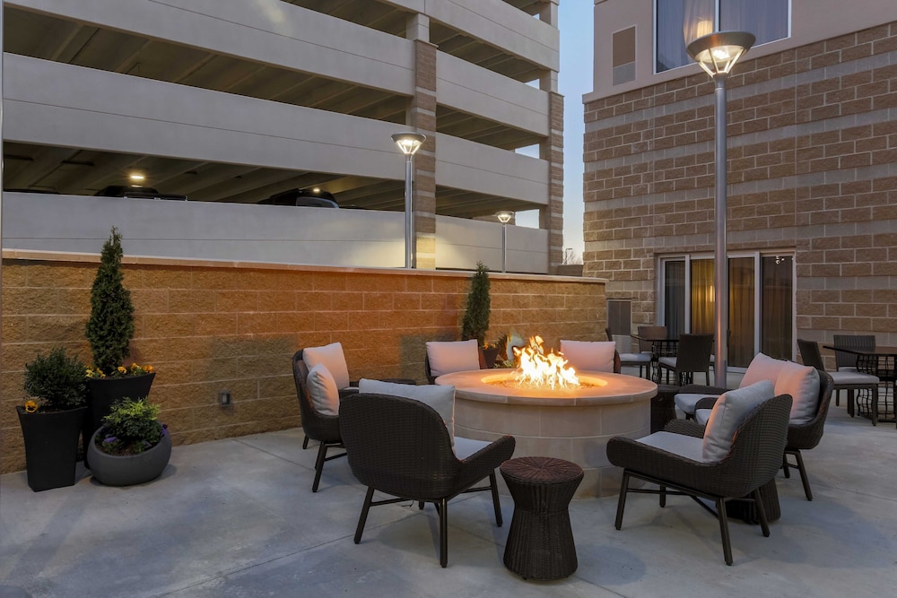 DoubleTree by Hilton Evansville - photo 71