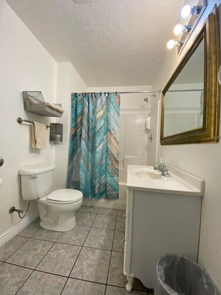 The Snuggle Inn - photo 69