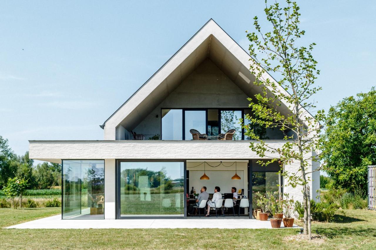 Vakantiewoning Leie Lodge — 4-Star Luxury Hotel in Zulte, Belgium