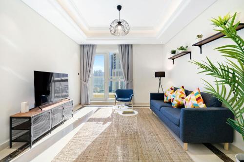 Bright & Vibrant 2BR kids room 7min to Dubai Mall — 4-Star Luxury Hotel in Dubai, United Arab Emirates