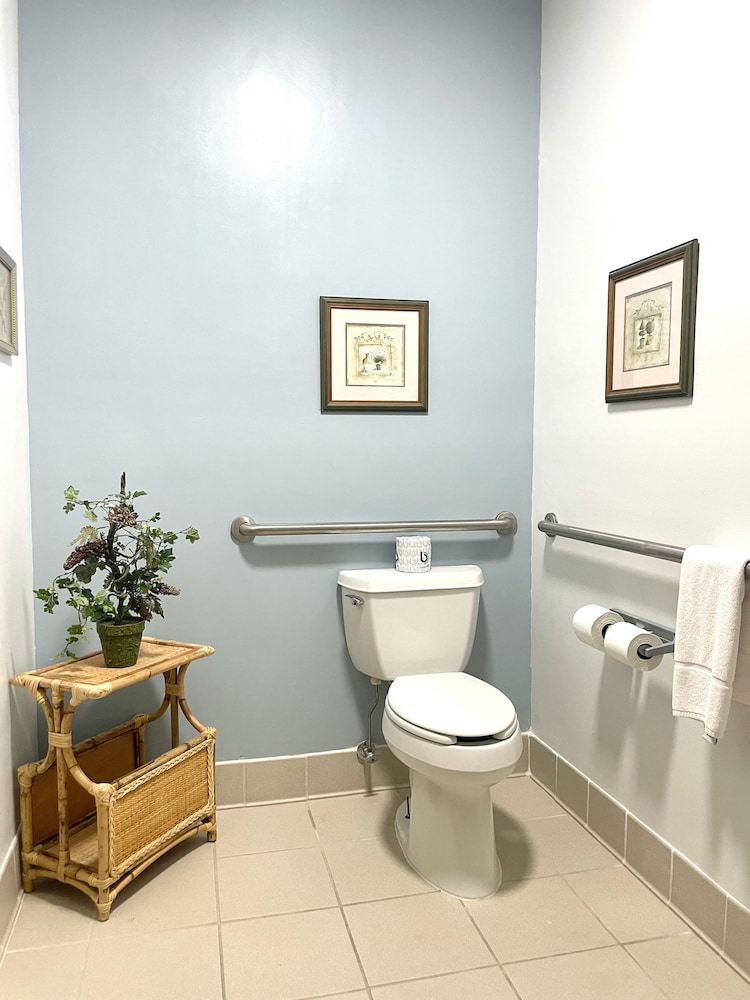 Grand Vista Hotel and Suites - photo 27