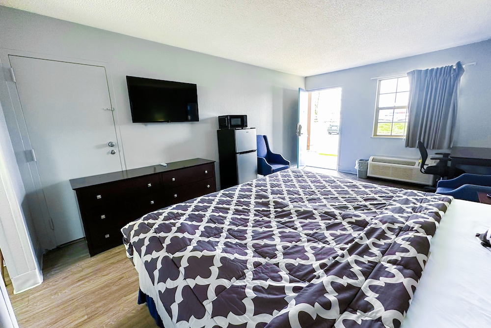 Happy Stay Inn Madisonville I 69 By OYO - photo 14