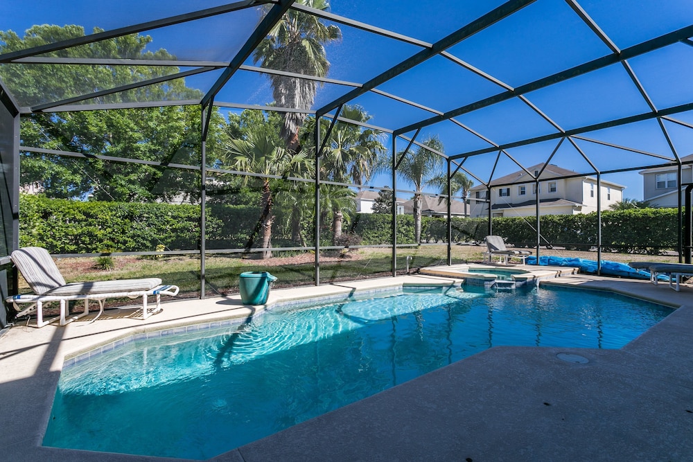 Legacy Park 212 — 4-Star Luxury Hotel in Davenport, United States