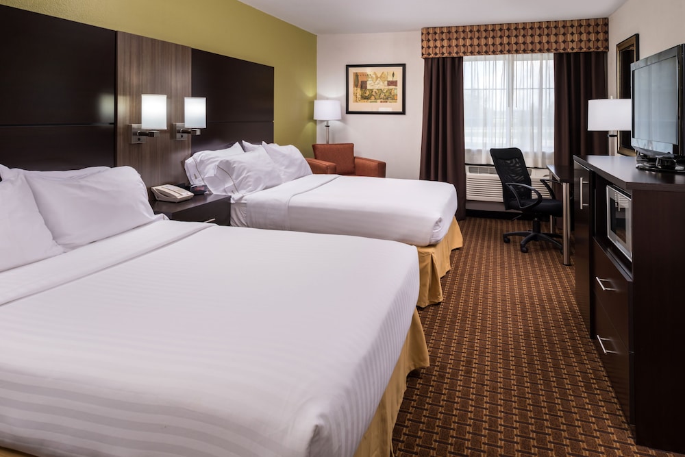 Holiday Inn Express Hotel & Suites Bucyrus an IHG Hotel - photo 4