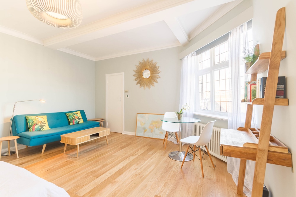 Chic 1 Bed Studio Flat in Popular Bloomsbury — 4-Star Luxury Hotel in London, United Kingdom