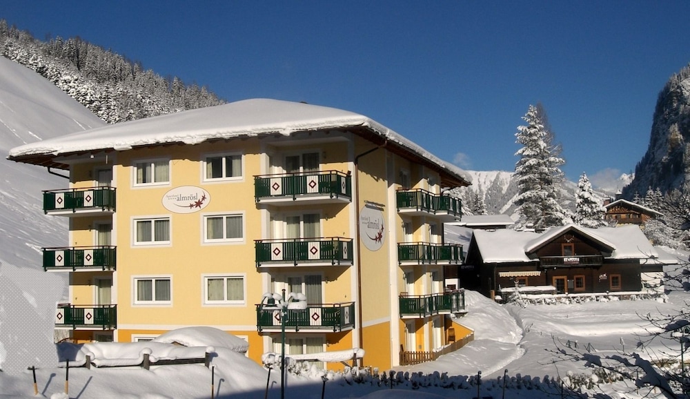 Hotel und Aparthotel Almrösl — hotel in Huettschlag