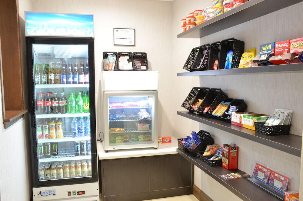 Holiday Inn Express Waterloo Cedar Falls by IHG - photo 20