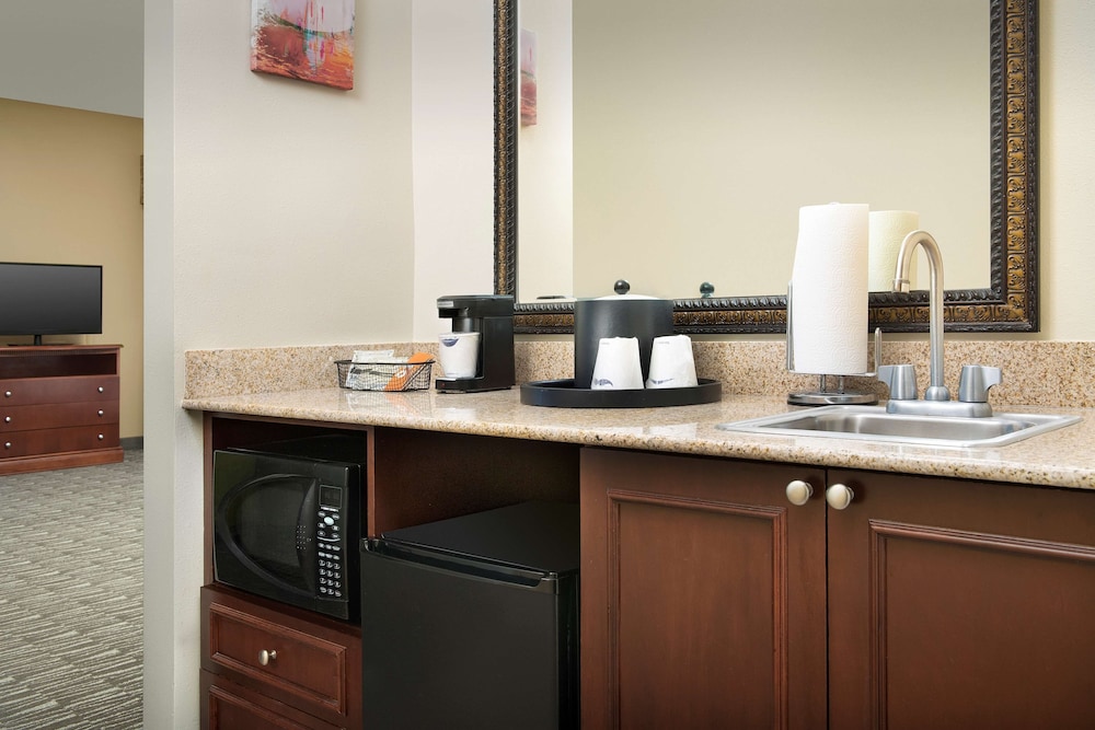 Hampton Inn & Suites Lakeland South Polk Parkway - photo 18
