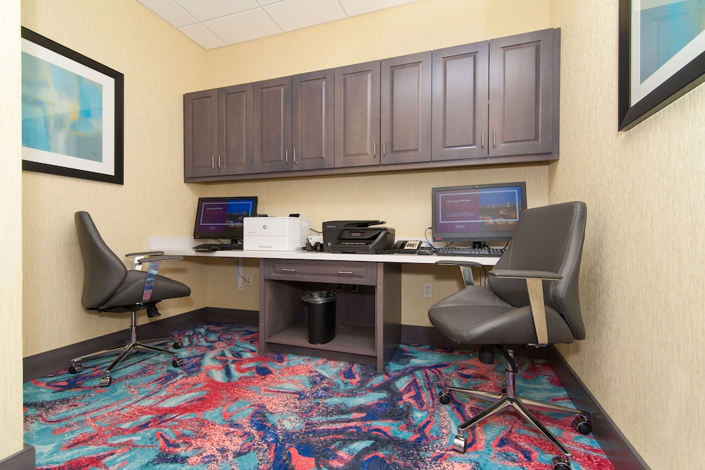 Hampton Inn Norwich - photo 70
