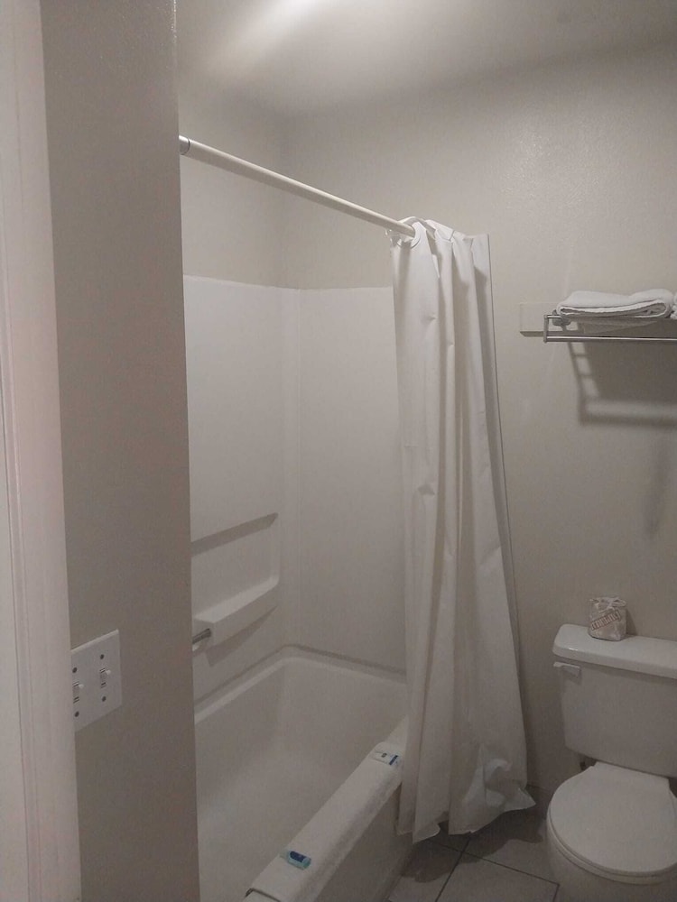 Vermilion Inn - photo 10