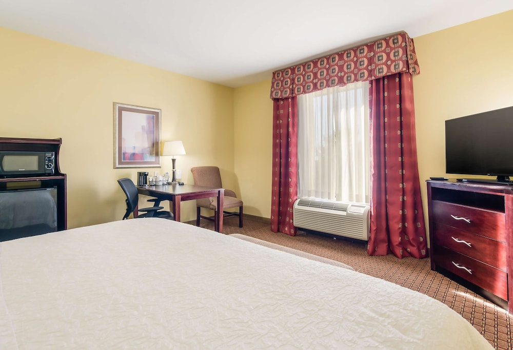 Hampton Inn Galax - photo 9