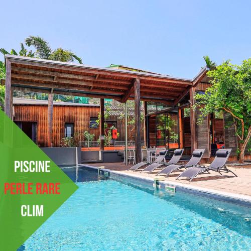 Villa Nou Cinq vue jungle piscine et mer à 5 min — 4-Star Luxury Hotel in Le Gosier, Guadeloupe