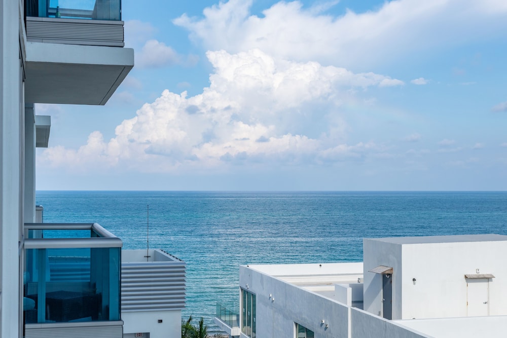 Churchill Suites Monte Carlo Miami Beach - photo 151