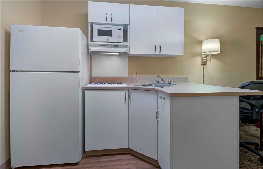 Extended Stay America Suites Indianapolis Castleton - photo 21