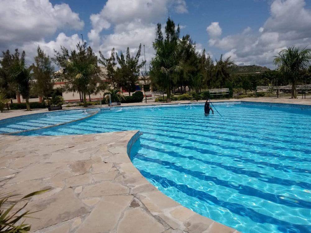Wonderland Resort — hotel in Machakos
