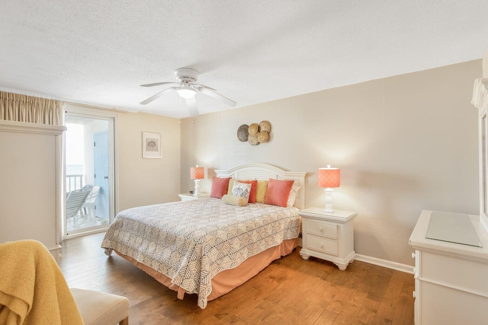Romar Tower 5A by Vacation Homes Collection - photo 3