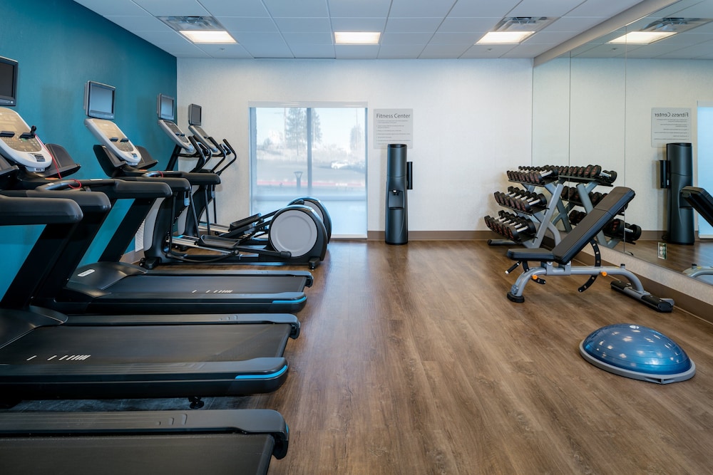 Holiday Inn Express & Suites Bend South by IHG - photo 31
