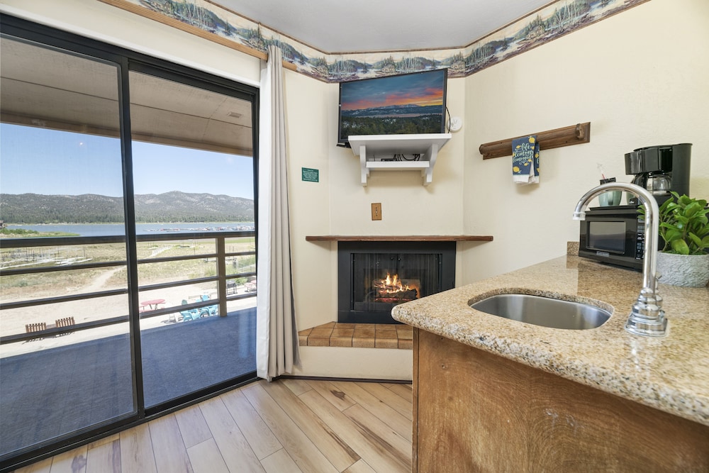 Big Bear Lakefront Lodge - photo 54