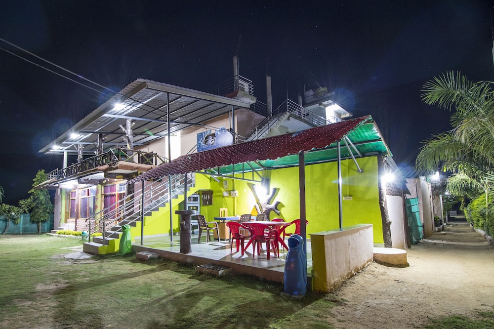 Sunshine Resort — hotel in Sohagpur