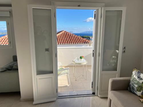 Modern Sea View Maisonette in Spetses for 6 people — Spetses — photo 3