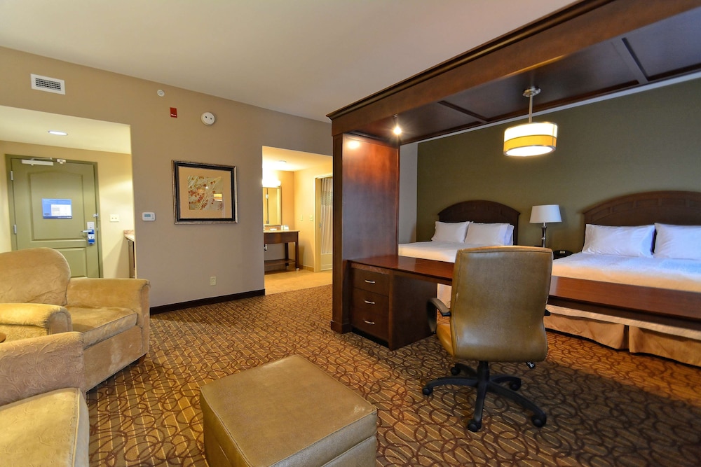 Hampton Inn Geneseo - photo 22