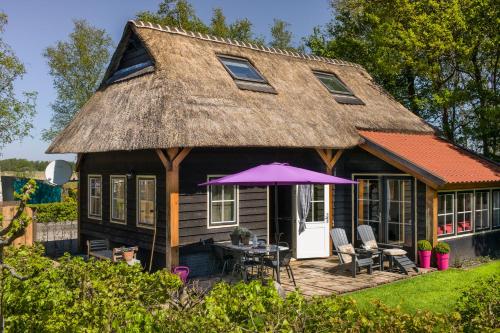 De Rietvogel - carbon neutral hotel in Unknown City