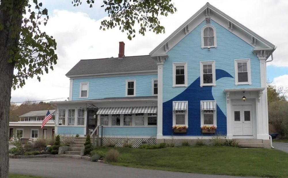 Coast Village Inn & Cottages - photo 56