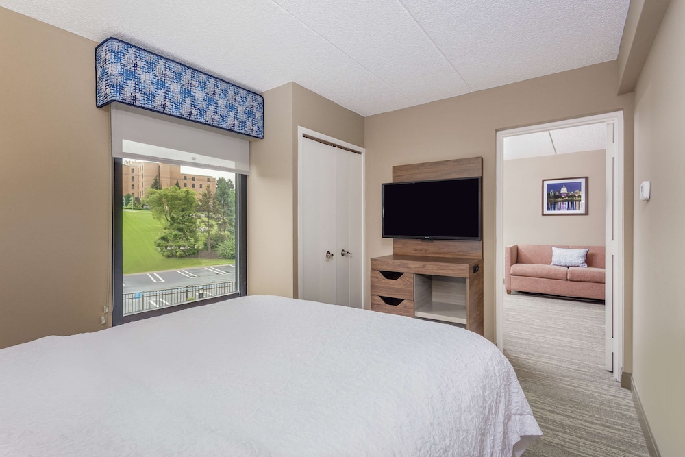 Hampton Inn Harrisburg East - photo 23