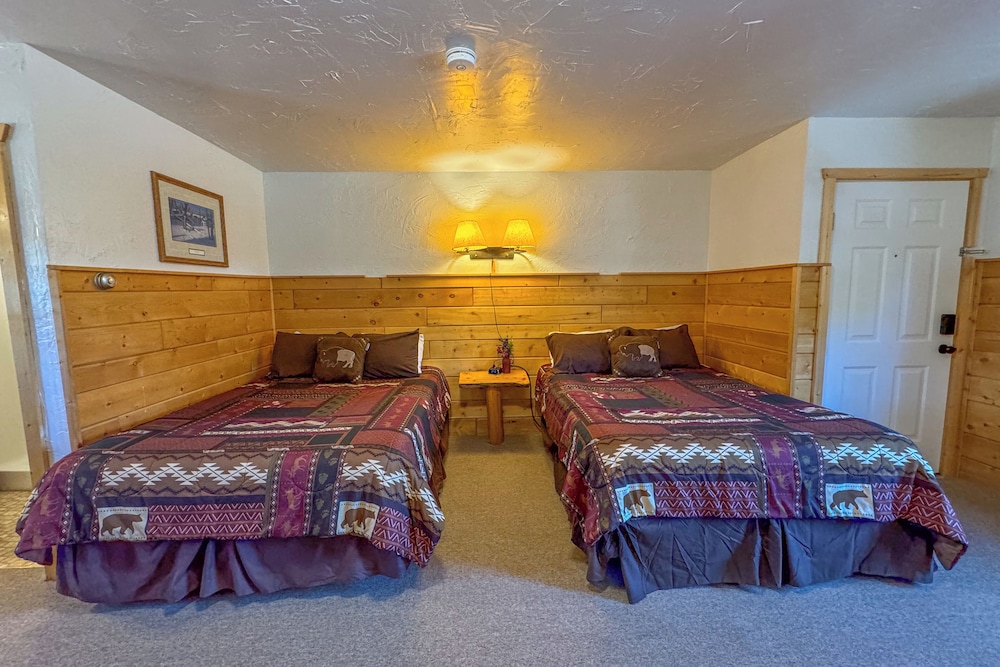 Chinook Winds Motel - photo 67
