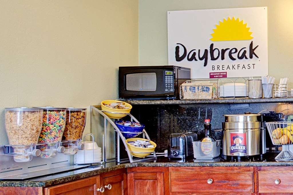 Days Inn by Wyndham Clarksville TN - photo 37