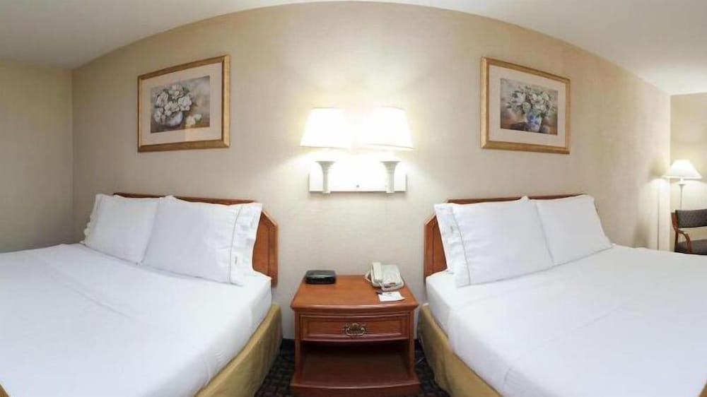 Holiday Inn Express & Suites Bucyrus by IHG - photo 14