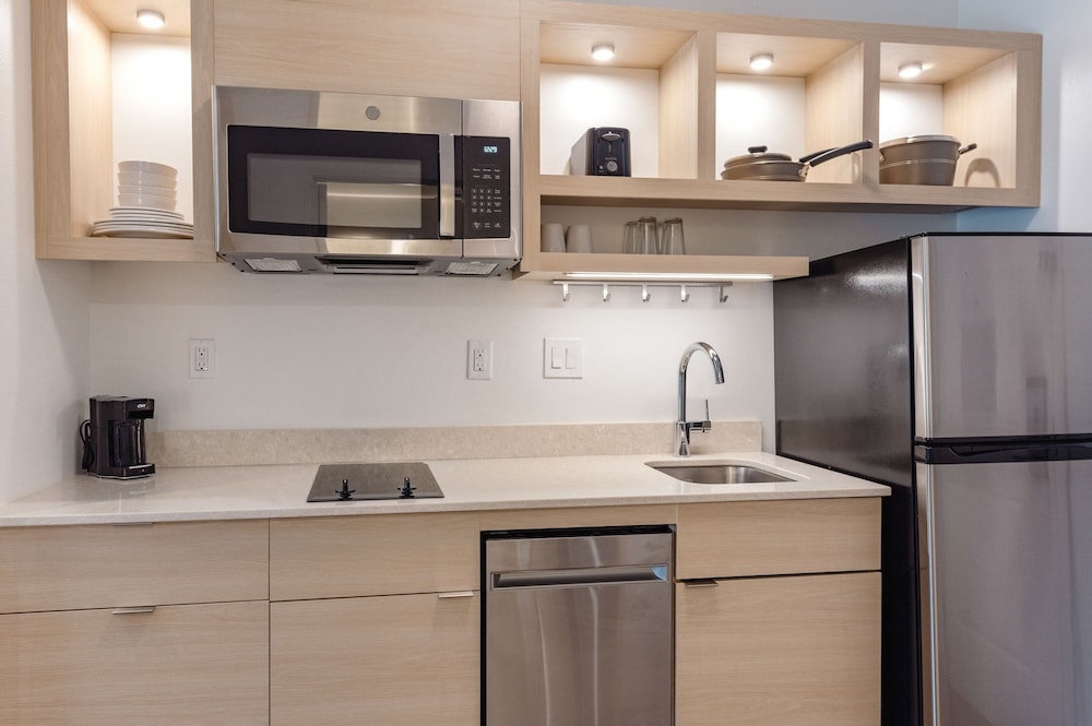 TownePlace Suites by Marriott Pueblo Downtown - photo 12