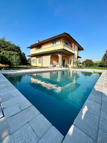 Villa 1 — Cassano D'adda — photo 2