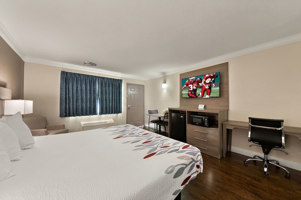 Red Roof Inn Los Angeles Bellflower - photo 15