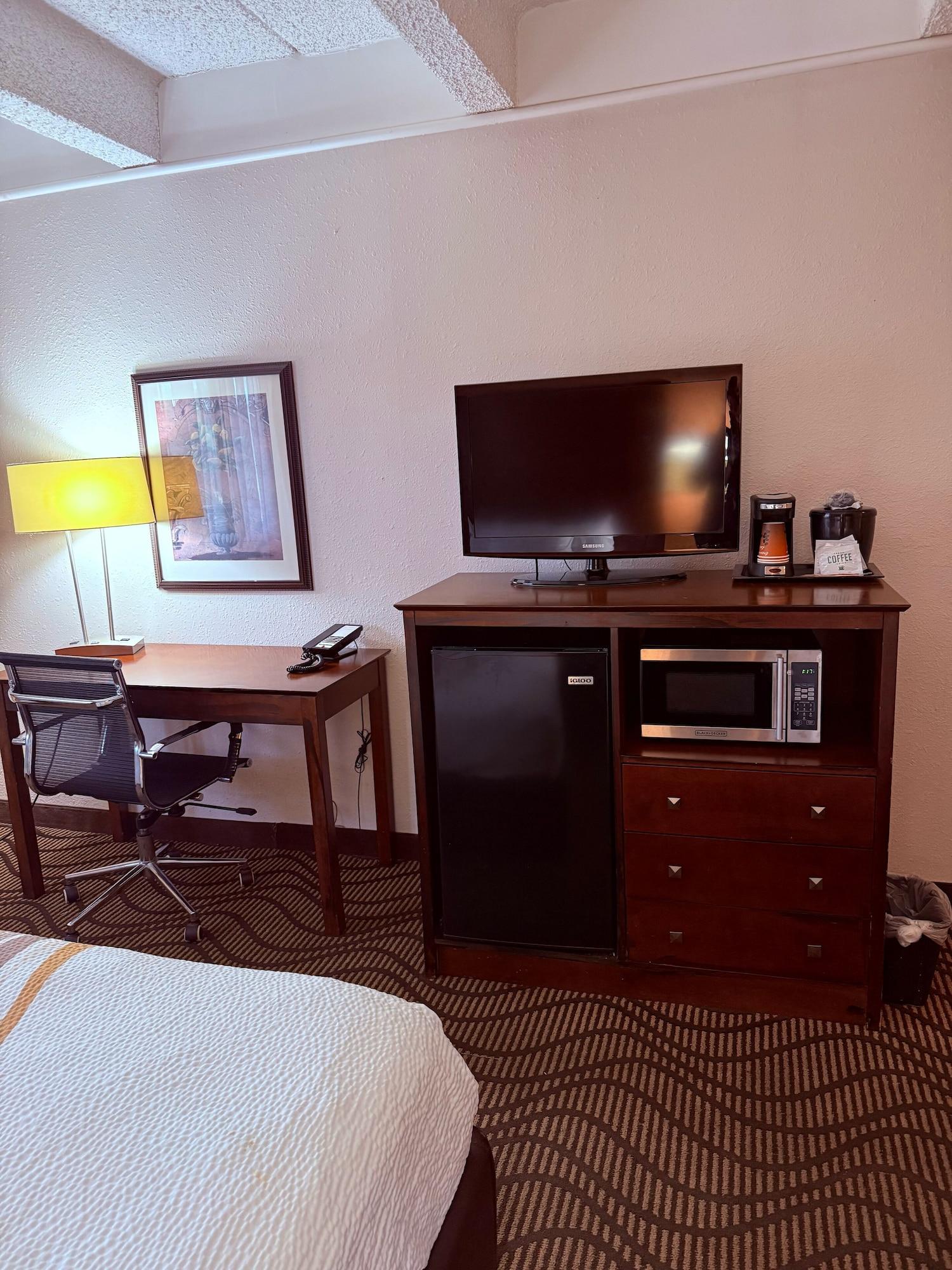 Mountain Valley Inn & Suites - photo 9