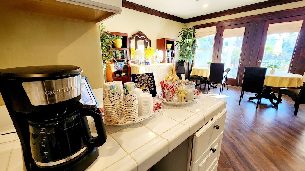 Santa Paula Inn - photo 38