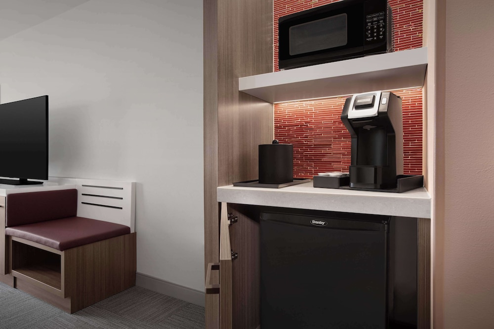 Hilton Garden Inn Denver Airport Tower Road - photo 12