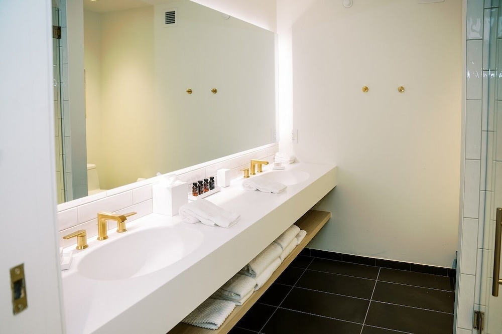 Hotel Covington Cincinnati Riverfront - photo 79