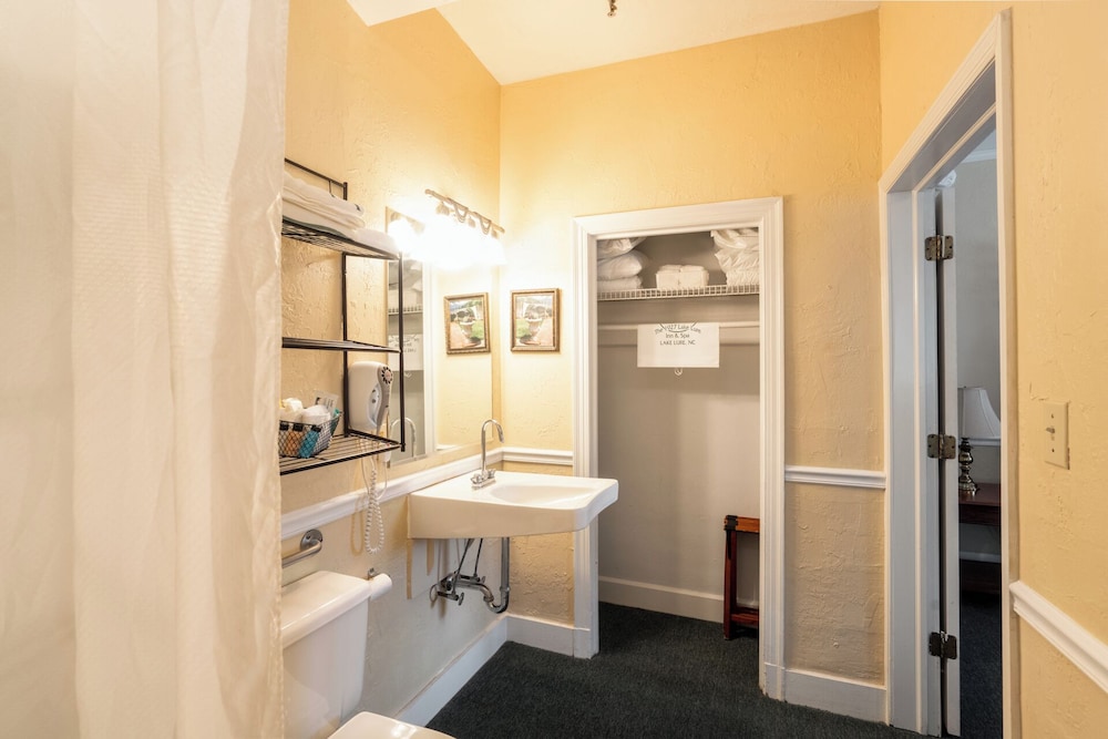 Lake Lure Inn & Spa - photo 32