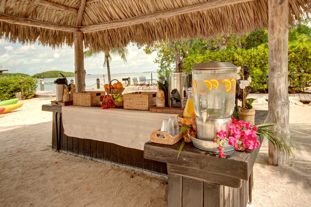 Coconut Palm Inn - photo 12