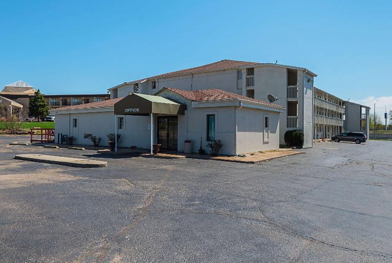 Motel 6 Blue Springs MO - photo 5
