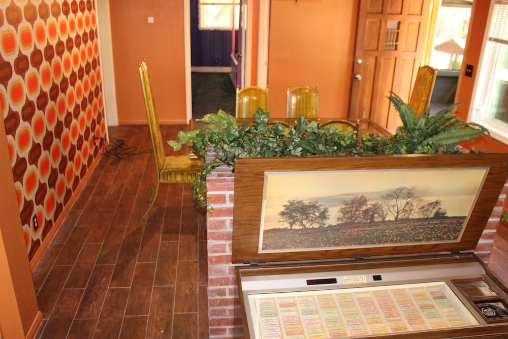 Hicksville Pines Chalets & Motel - photo 41