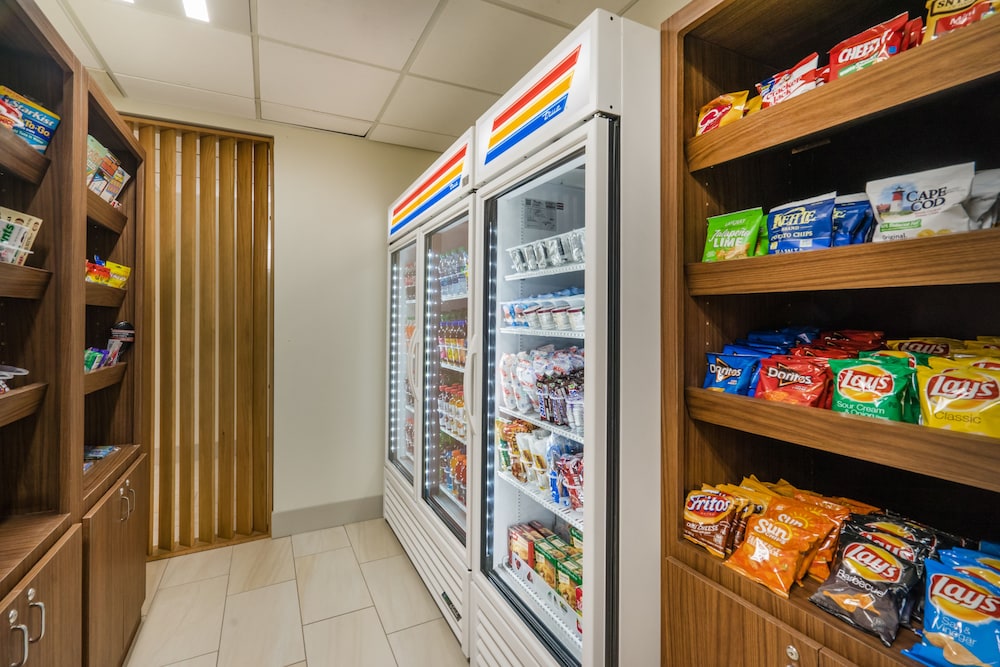 Holiday Inn Express Hotel & Suites Louisville East by IHG - photo 25