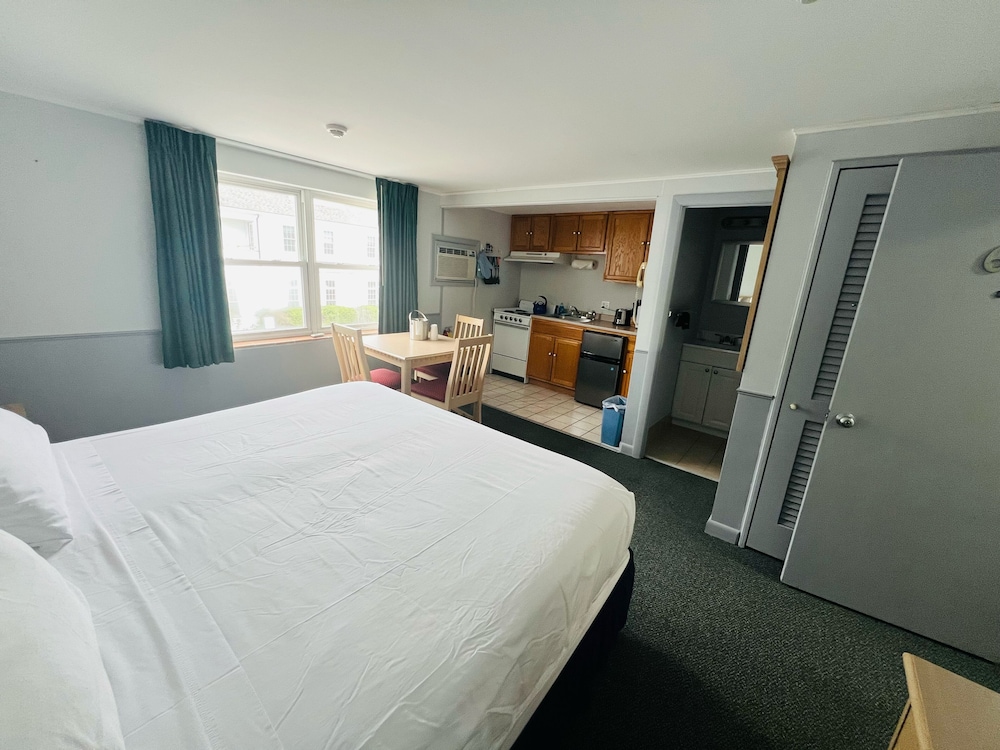 Harbor Landing Resort - photo 9