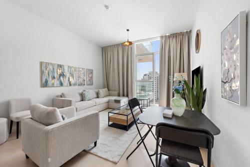 Unique 1 BHK Near To Metro — 4-Star Luxury Hotel in Dubai, United Arab Emirates