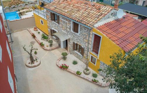 Holiday Home Mandula — 4-Star Luxury Hotel in Brtonigla, Croatia